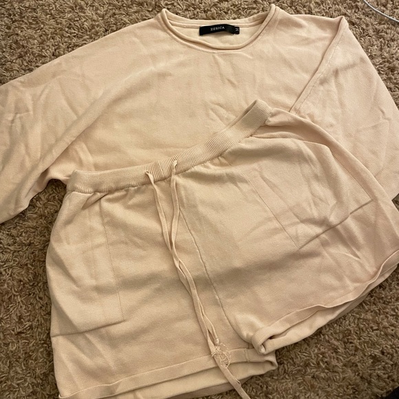 Tan Amazon knit short set - Picture 1 of 2